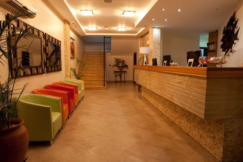 Oak Plaza Hotels East Airport Accra Interior photo